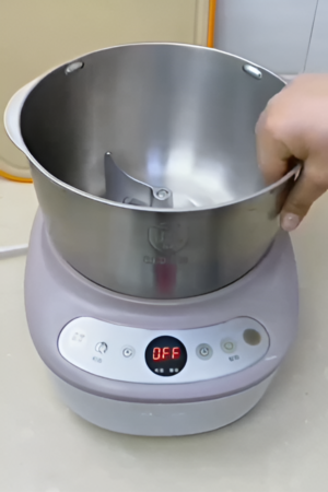 Compact Electric Aatta Maker