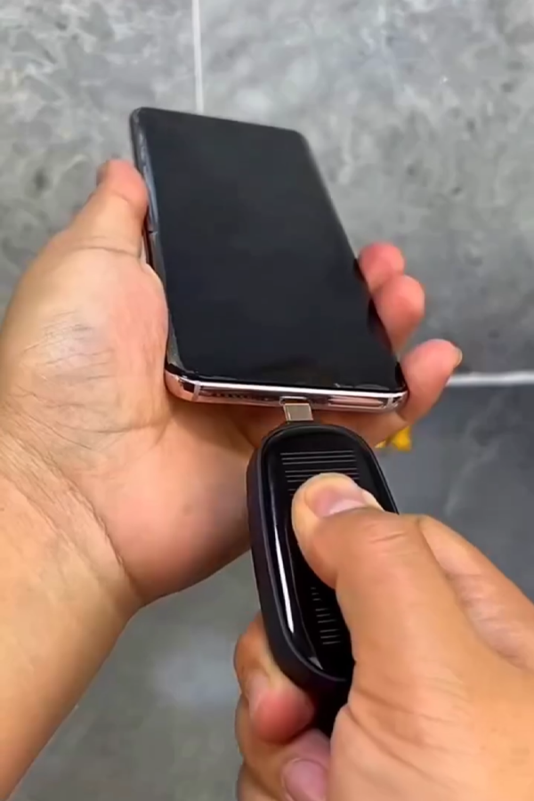 Keychain Solar Charger for Mobile Phones - Image 3