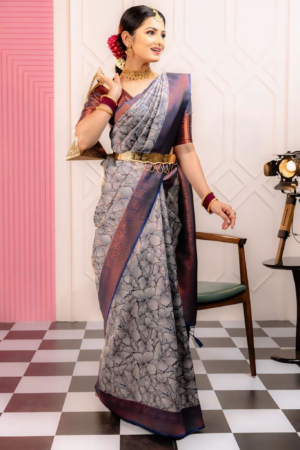 THE SAREE SHOWCASES A DELICATE INTERPLAY OF COLORS