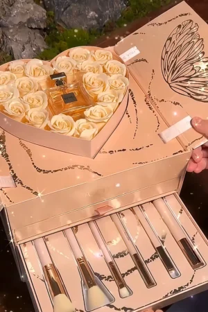 Luxury Heart Rose Makeup Brush Gift Set with Perfume – Premium Beauty Gift Box